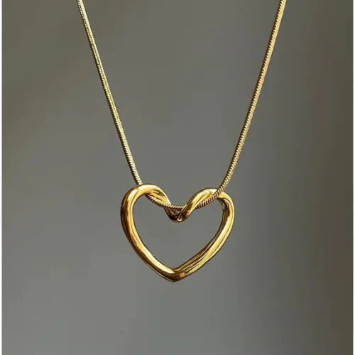 Heart Patterned Women's Necklace