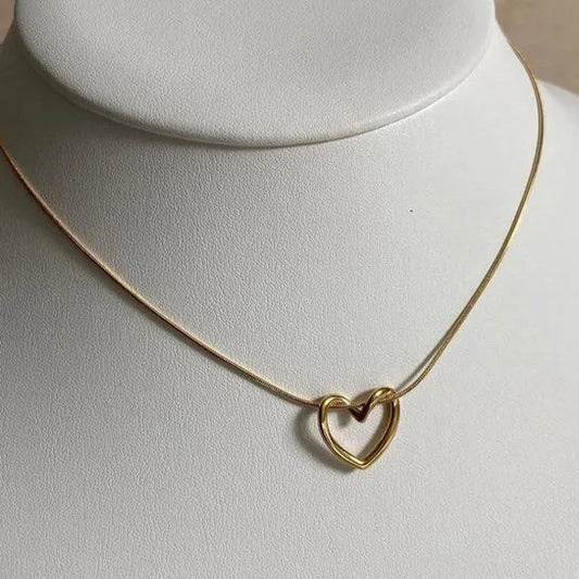 Heart Patterned Women's Necklace